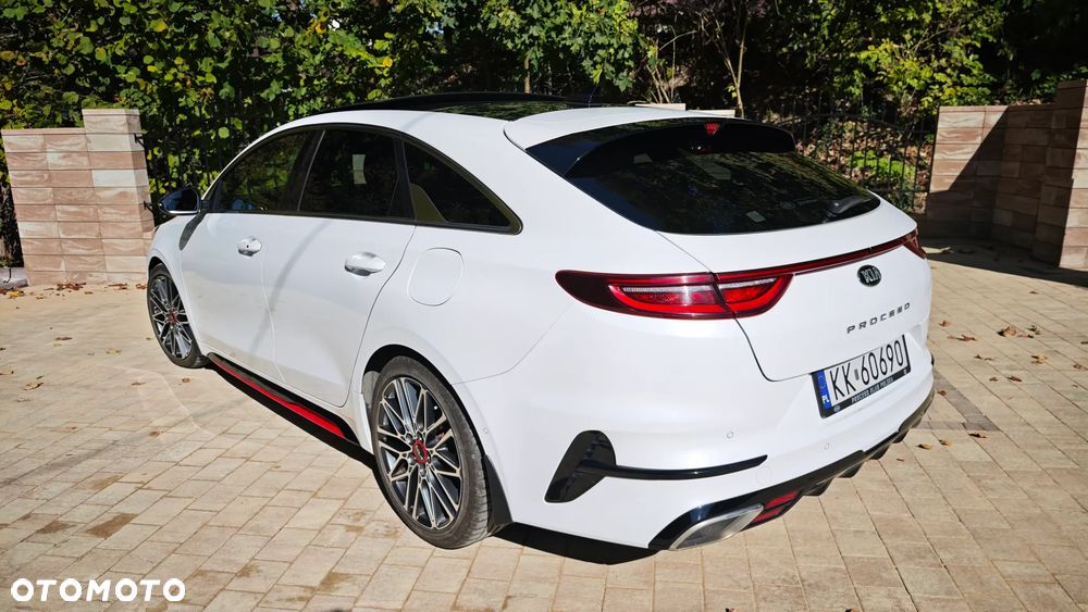 Kia ProCeed 1.6 T-GDI GT DCT - 16