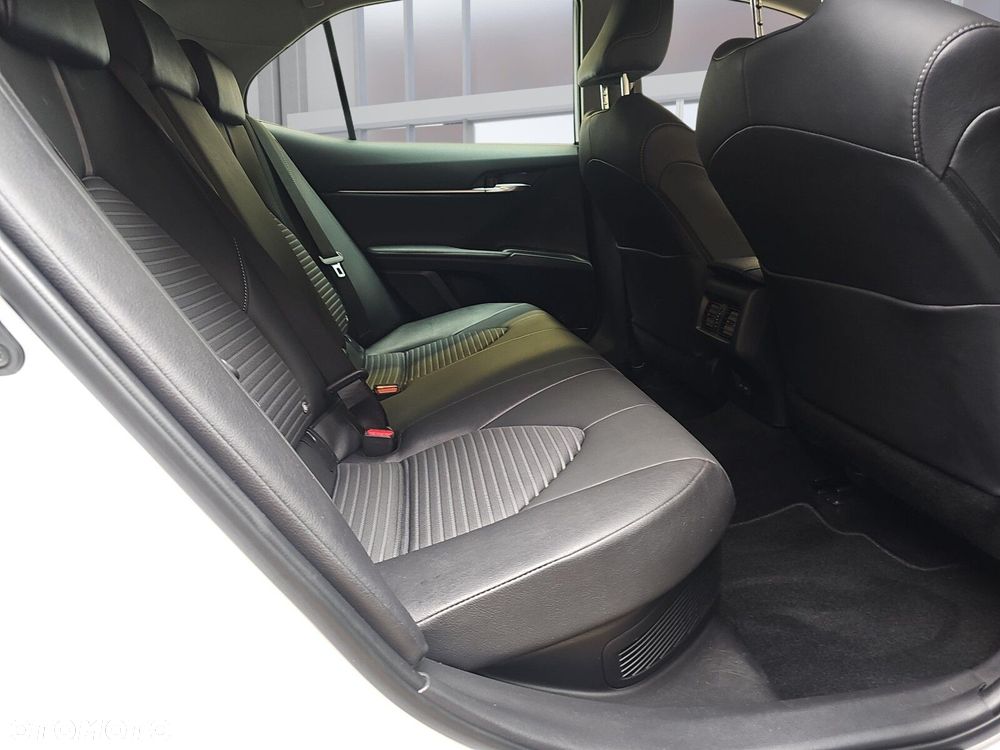 Toyota Camry 2.5 Hybrid Prestige CVT - 12