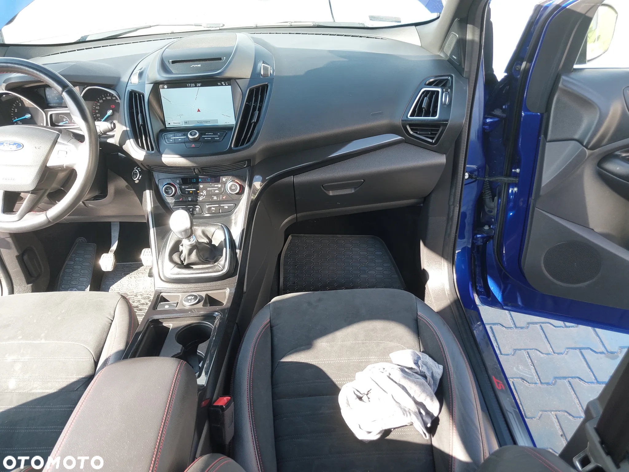 Ford Kuga 1.5 EcoBoost 2x4 ST-Line - 17