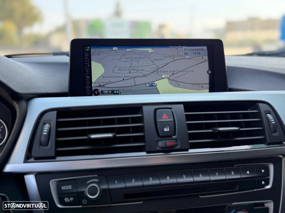 BMW 318 d Touring Auto Line Luxury - 9