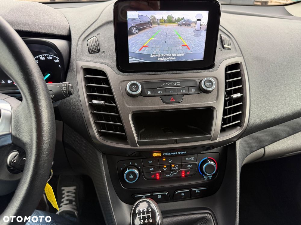 Ford Tourneo Connect Grand - 31