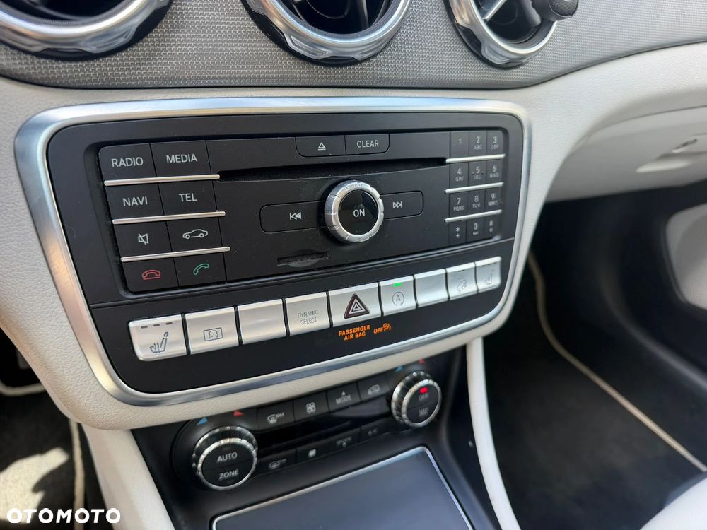 Mercedes-Benz GLA 250 4Matic 8G-DCT AMG Line - 25