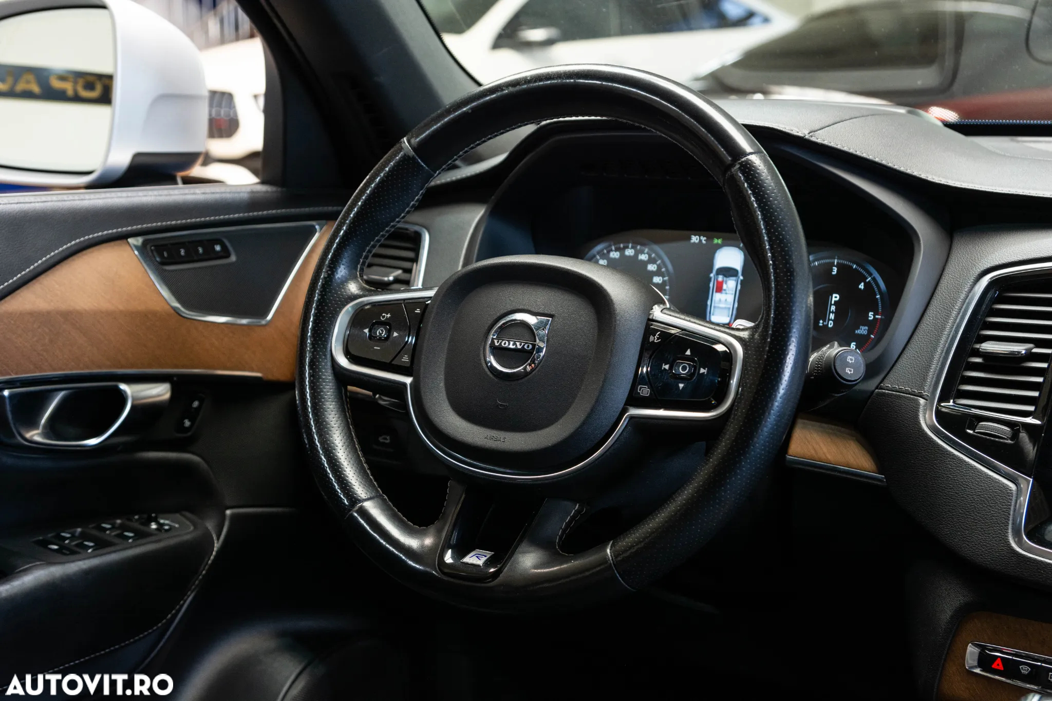 Volvo XC 90 D5 AWD R-Design - 34