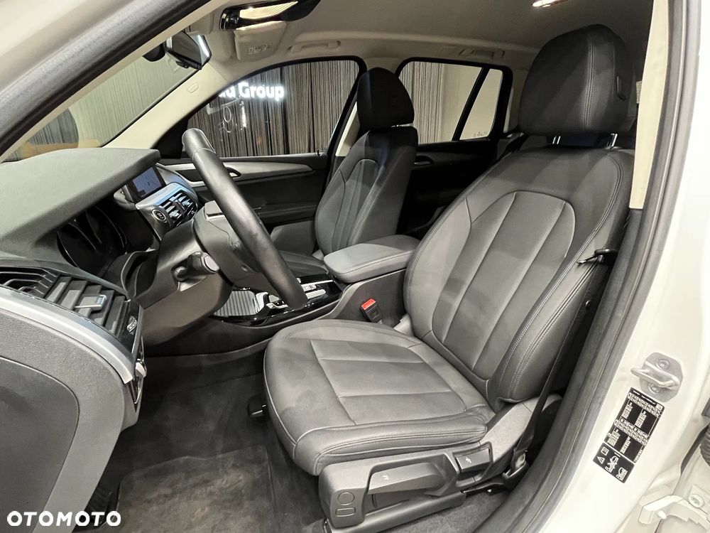 BMW X3 xDrive20d Advantage - 10