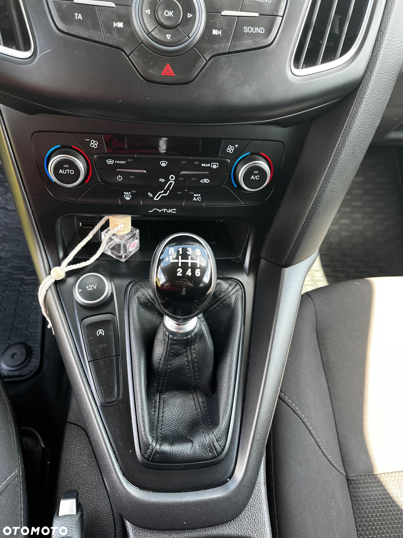 Ford Focus 1.5 EcoBoost Active - 13