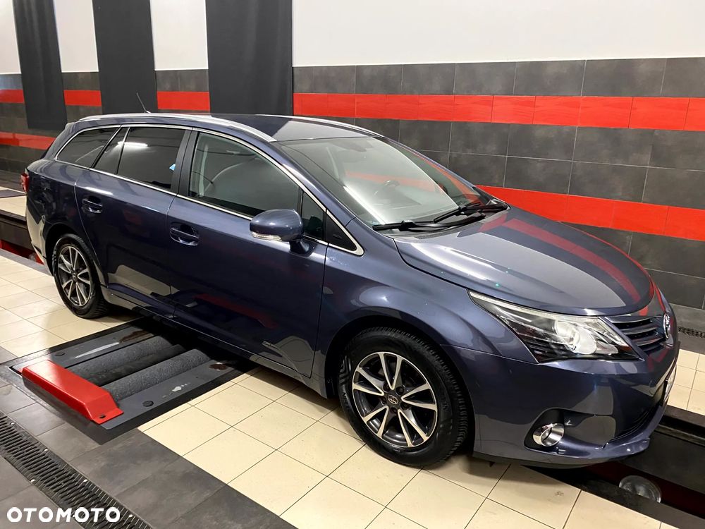 Toyota Avensis Touring Sports 1.8 Executive - 5