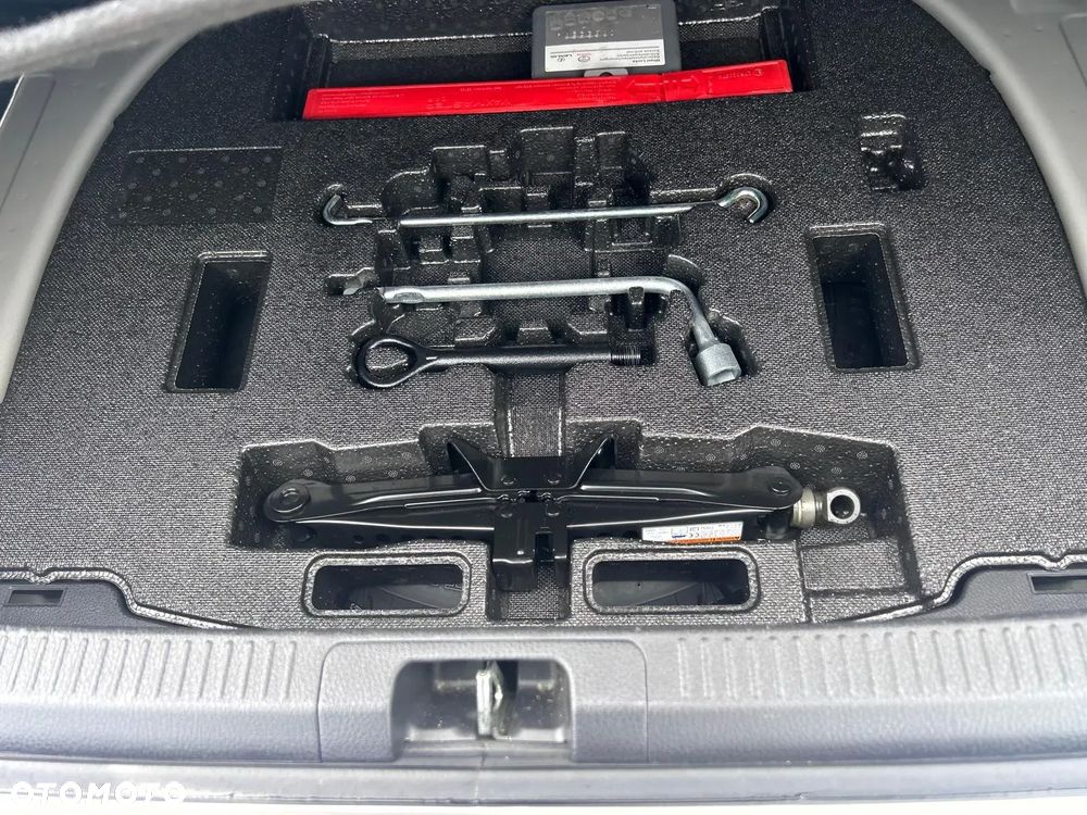 Toyota Camry 2.5 Hybrid Comfort CVT - 19