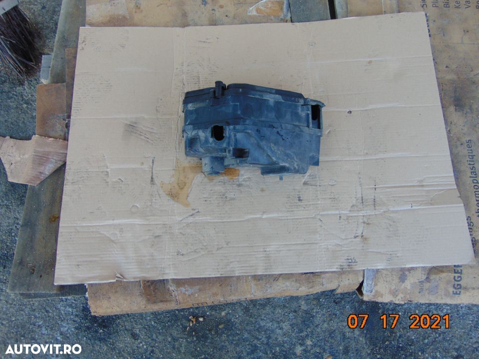 Carcasa sigurante VW Touareg 7p cutie sigurante dezmembrez touareg 7p 3.0 casa - 2