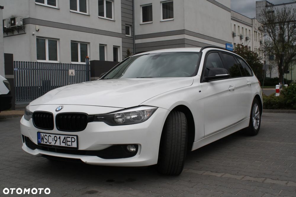 BMW Seria 3 318d Sport Line - 3