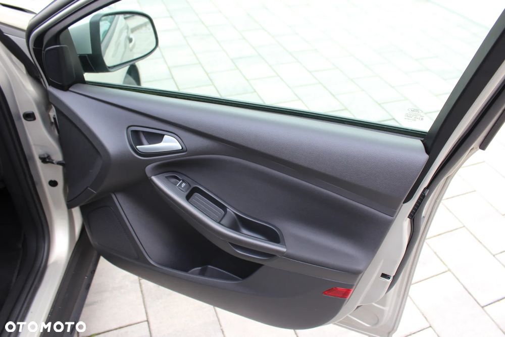 Ford Focus 1.6 TDCi ECOnetic 88g Start-Stopp-System Titanium - 33