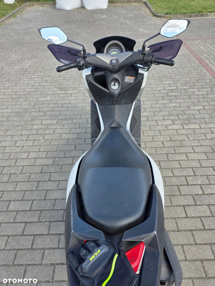 Yamaha NMAX - 8
