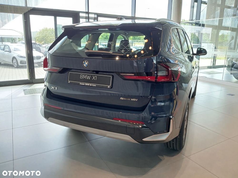 BMW X1 sDrive18i xLine - 9