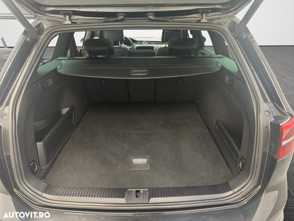 Volkswagen Passat - 24