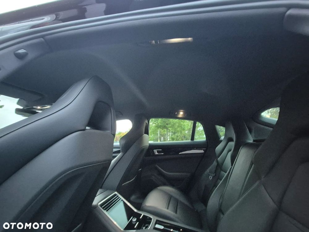 Porsche Panamera 4 - 11