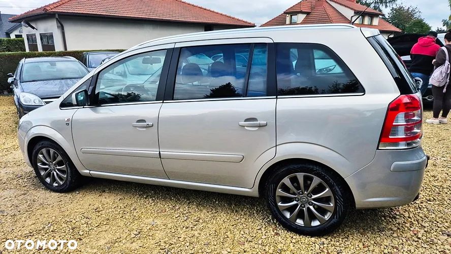 Opel Zafira 1.8 Cosmo EasyTronic EU5 - 23