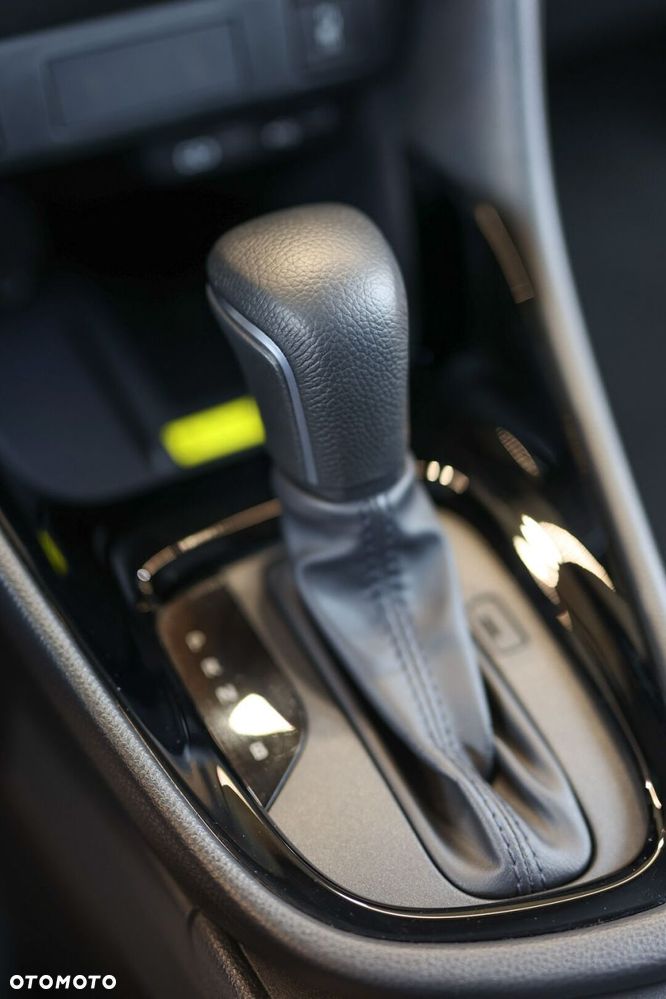 Toyota Yaris Hybrid 1.5 Style - 25