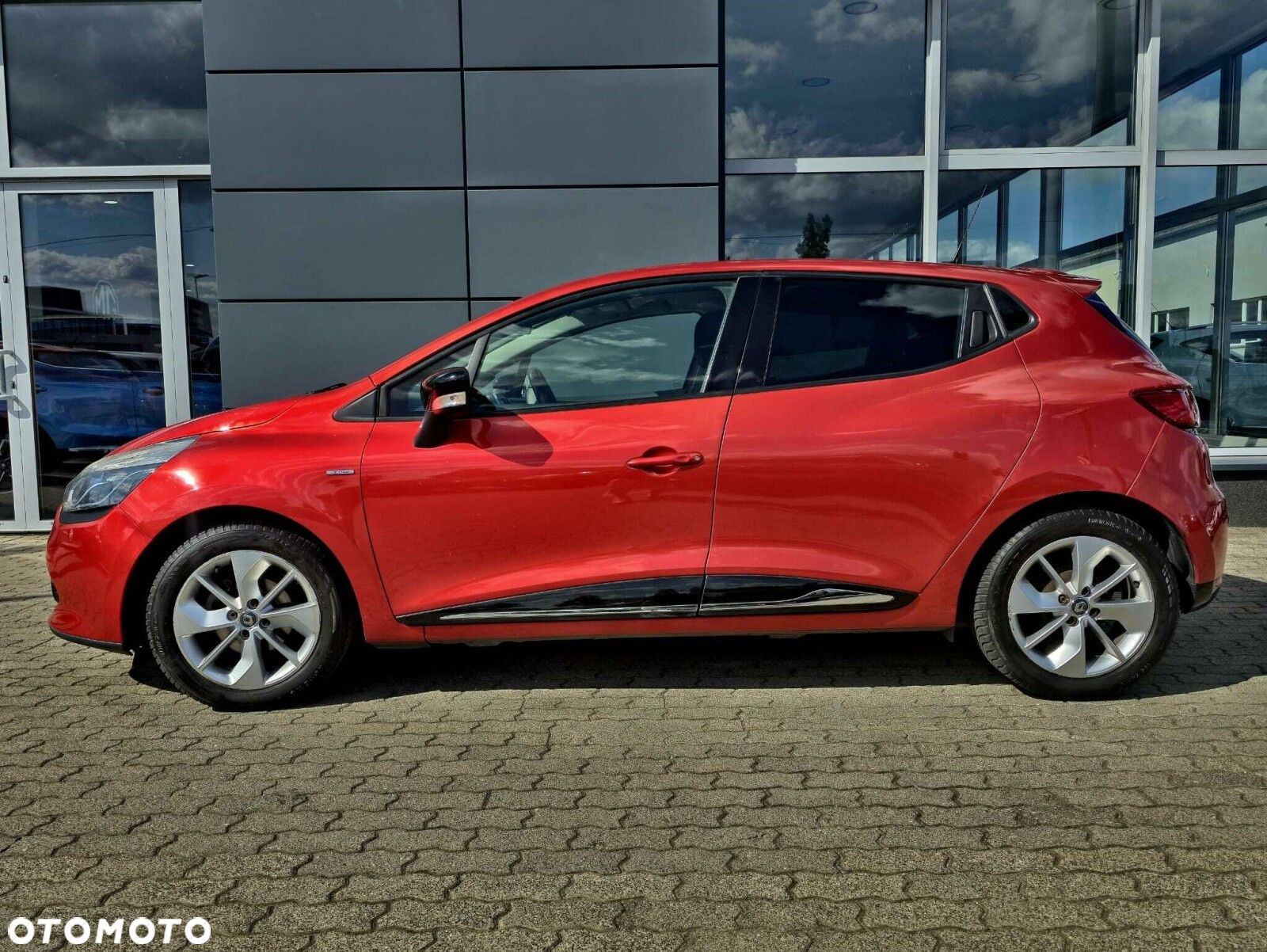 Renault Clio 1.2 16V Limited EU6 - 9
