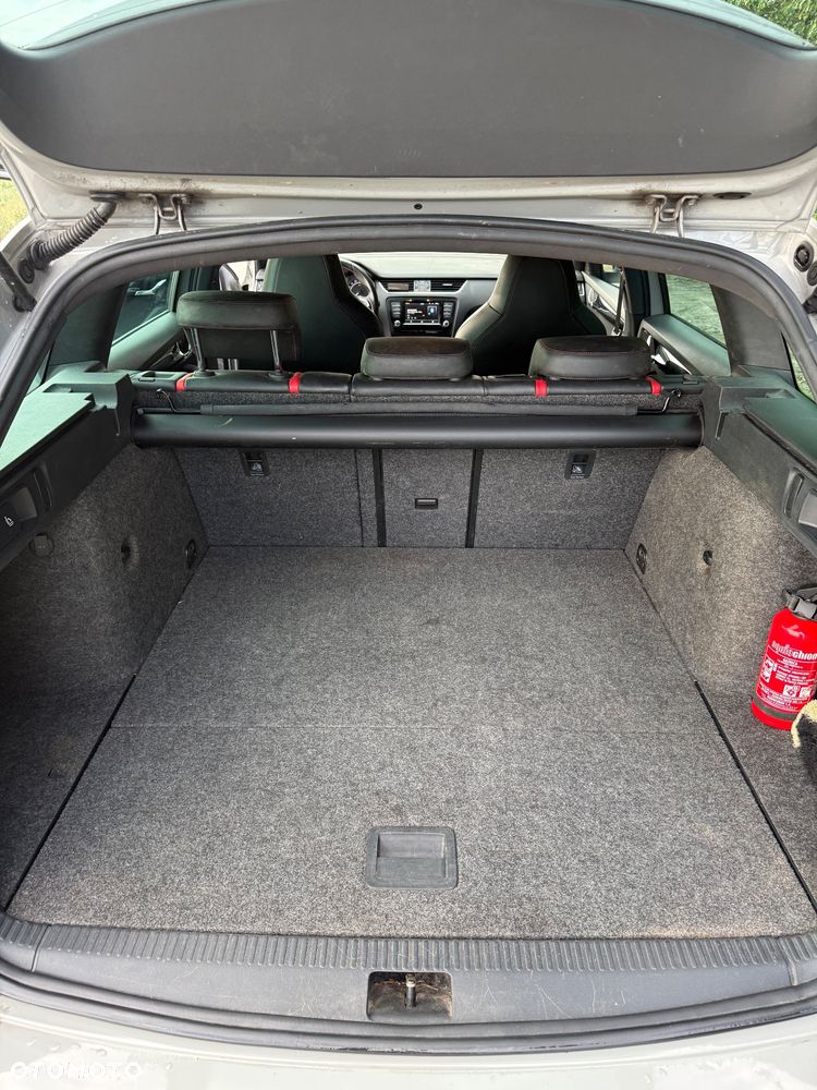 Skoda Octavia 2.0 TSI RS 230 - 11