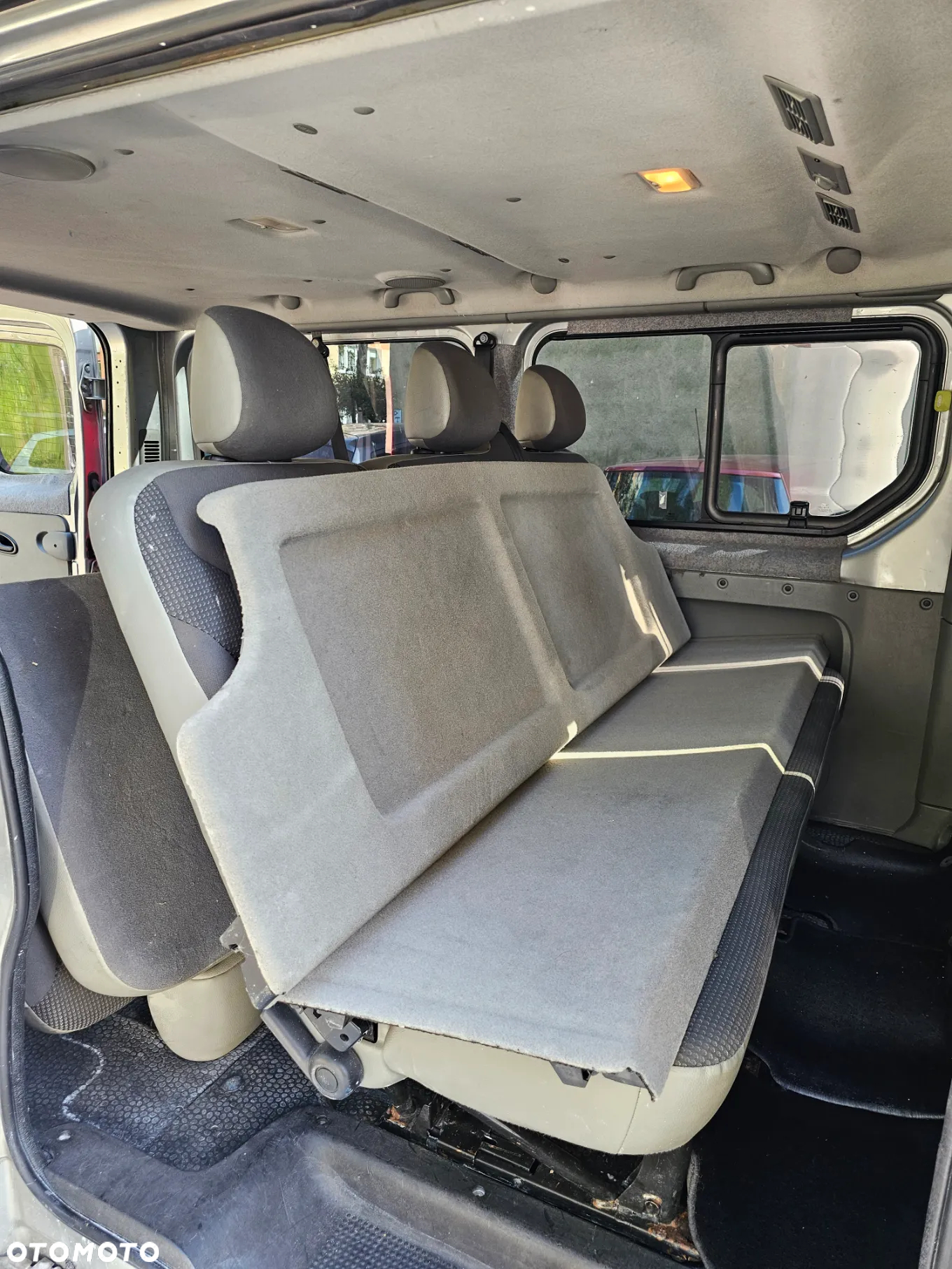 Opel Vivaro - 10