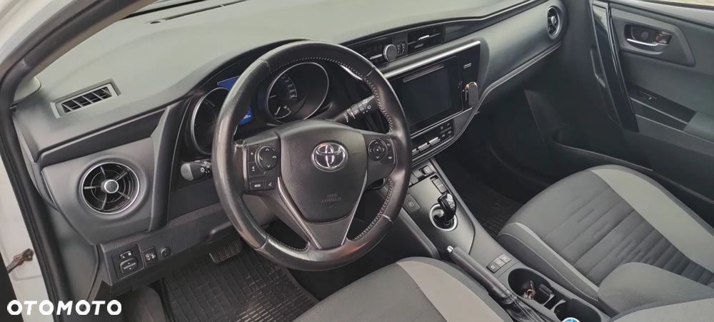 Toyota Auris - 14