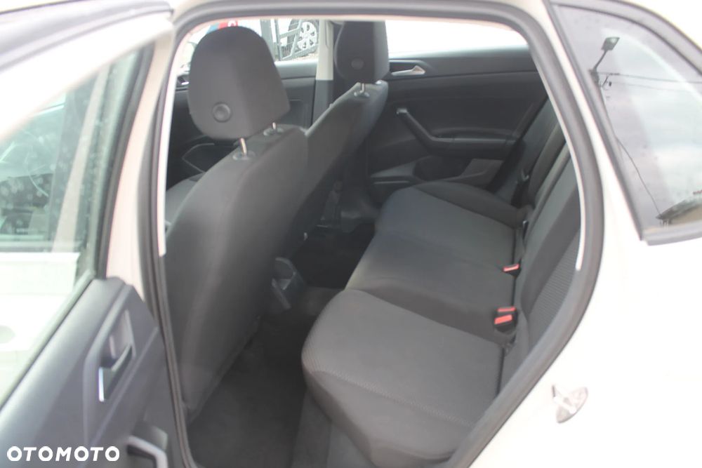 Volkswagen Polo 1.0 - 10