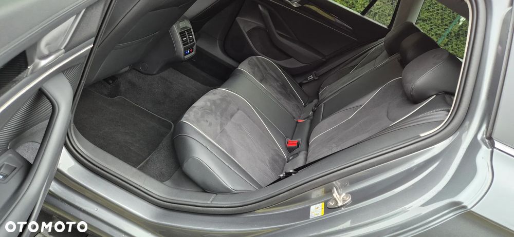 Volkswagen Passat - 13