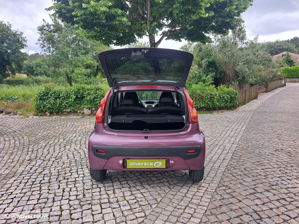 Peugeot 107 1.0 Trendy - 21