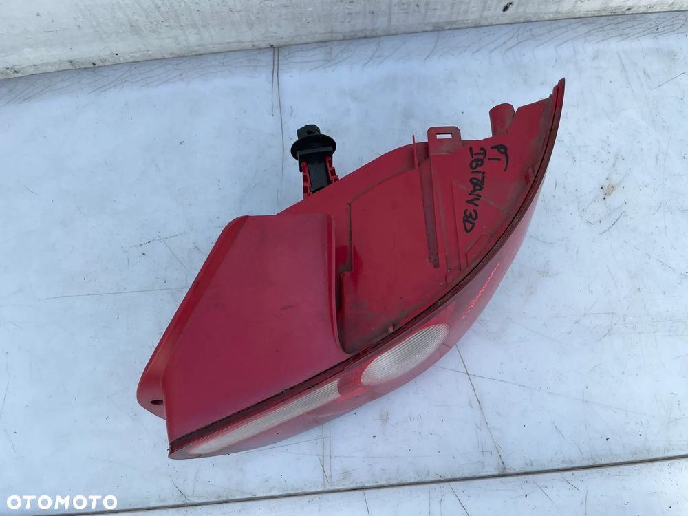 LAMPA PRAWY TYŁ SEAT IBIZA IV 3D 6J3945096D - 5