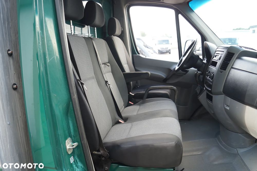 Mercedes-Benz Sprinter - 30