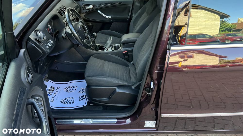Ford Galaxy 2.0 Ghia - 23