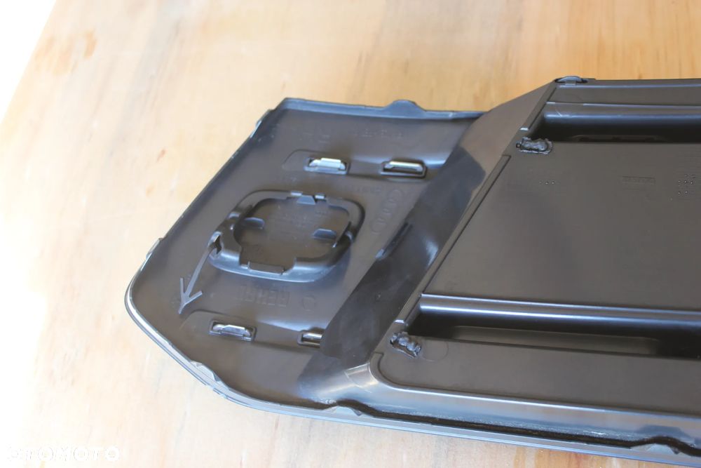 KRATKA ZDERZAKA PRAWA AUDI Q7 4M 4M0807682Q 2018 - 7