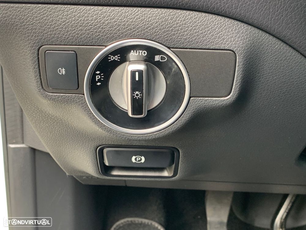 Mercedes-Benz A 180 d AMG Line - 46