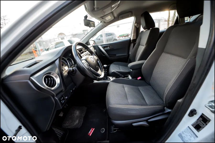 Toyota Auris - 29