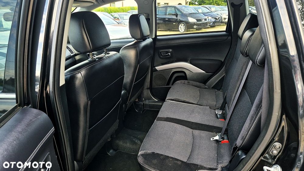 Mitsubishi Outlander 2.0 Intense 2WD EU5 CVT - 29