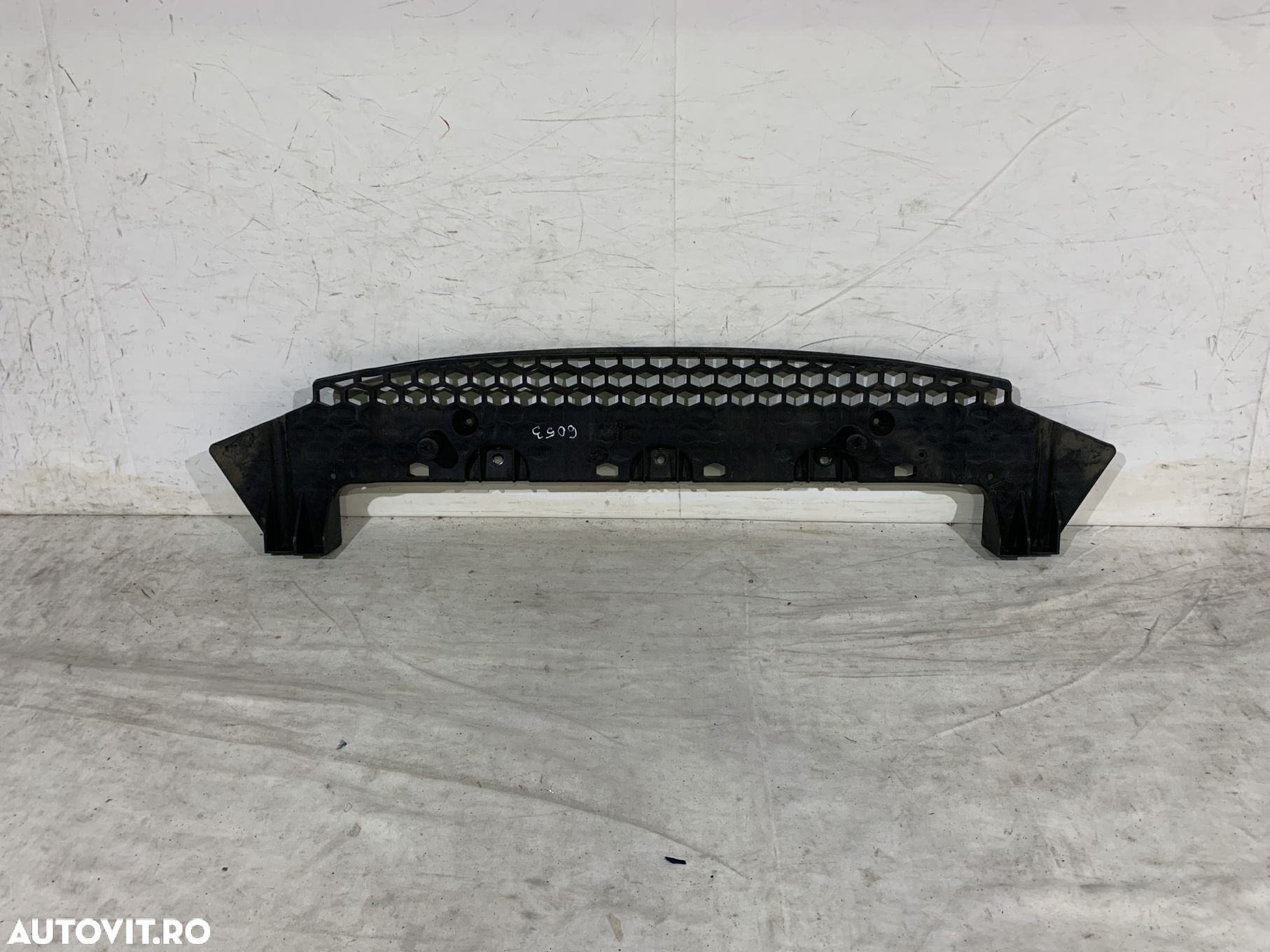 Inchidere inferioara Bara fata, Hyundai IX20, 2012, 2013, 2014, 2015, 2016, 2017, 2018, cod origine OE 86571-1K000. - 1