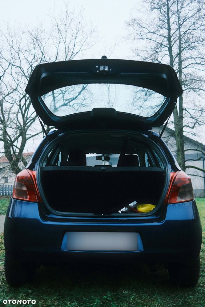 Toyota Yaris - 25