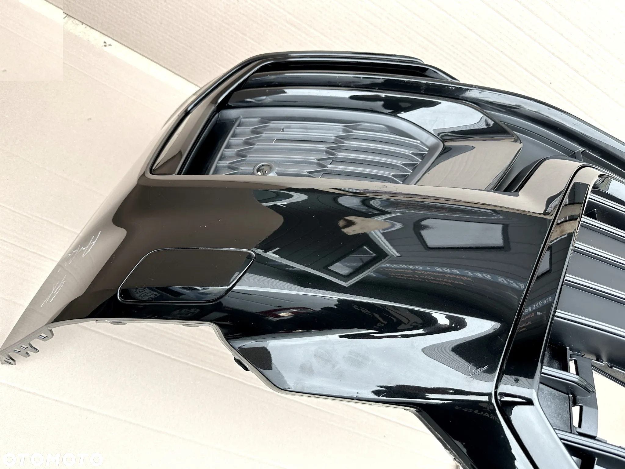 Zderzak przedni Audi A6 C8 4K0 S-Line, BLACK Line - przód Line - 16