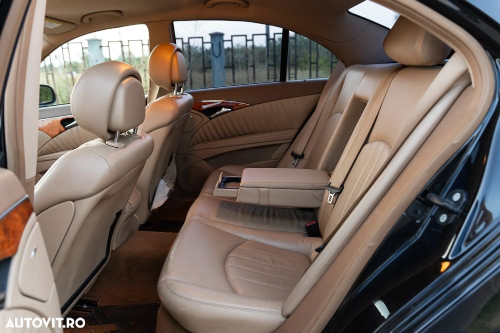 Mercedes-Benz E - 10