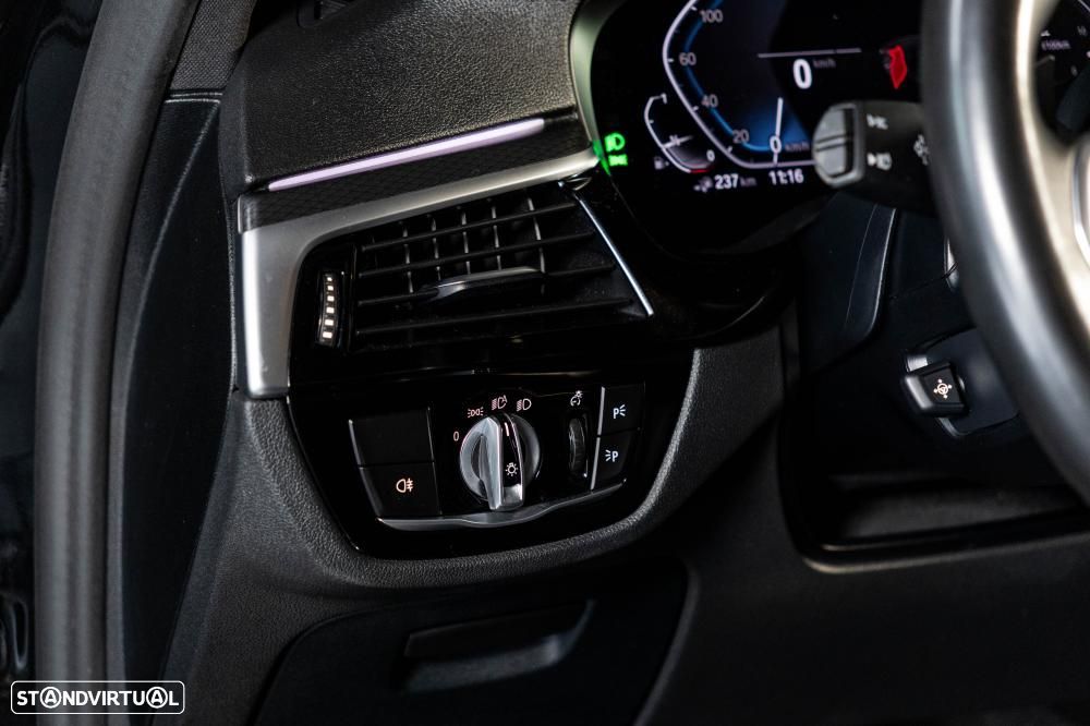BMW 530 e Pack Desportivo M - 28