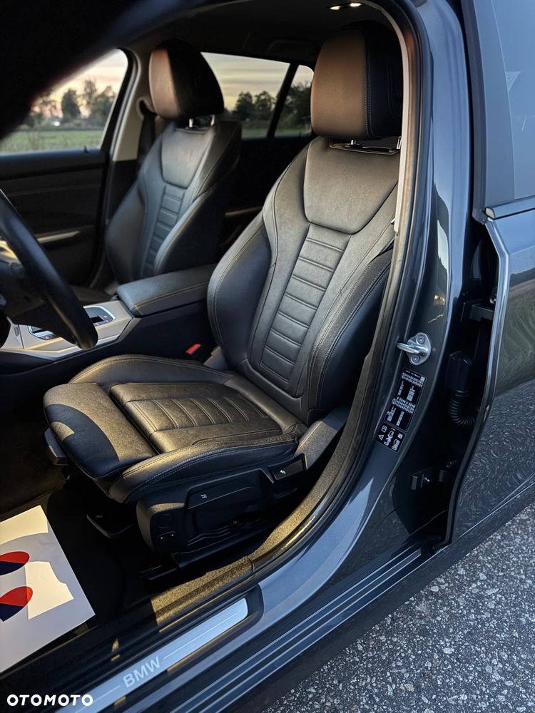 BMW Seria 3 320d xDrive Advantage sport - 32