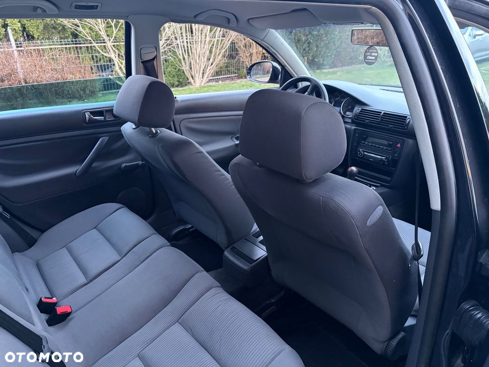 Volkswagen Passat 1.9 TDI Comfortline - 8