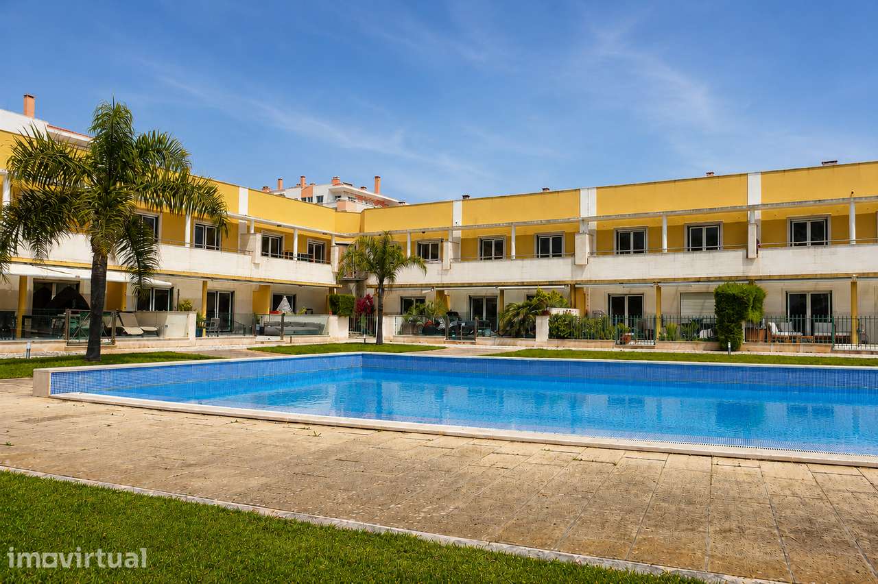 Moradia T4+3 em Condomínio Privado com Piscina nos Jardins da Parede - Grande imagem: 2/26