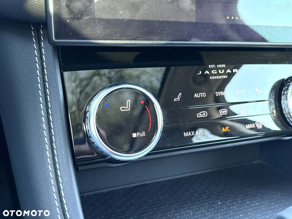 Jaguar F-Pace 3.0 P400 mHEV AWD R-Dynamic Black - 18