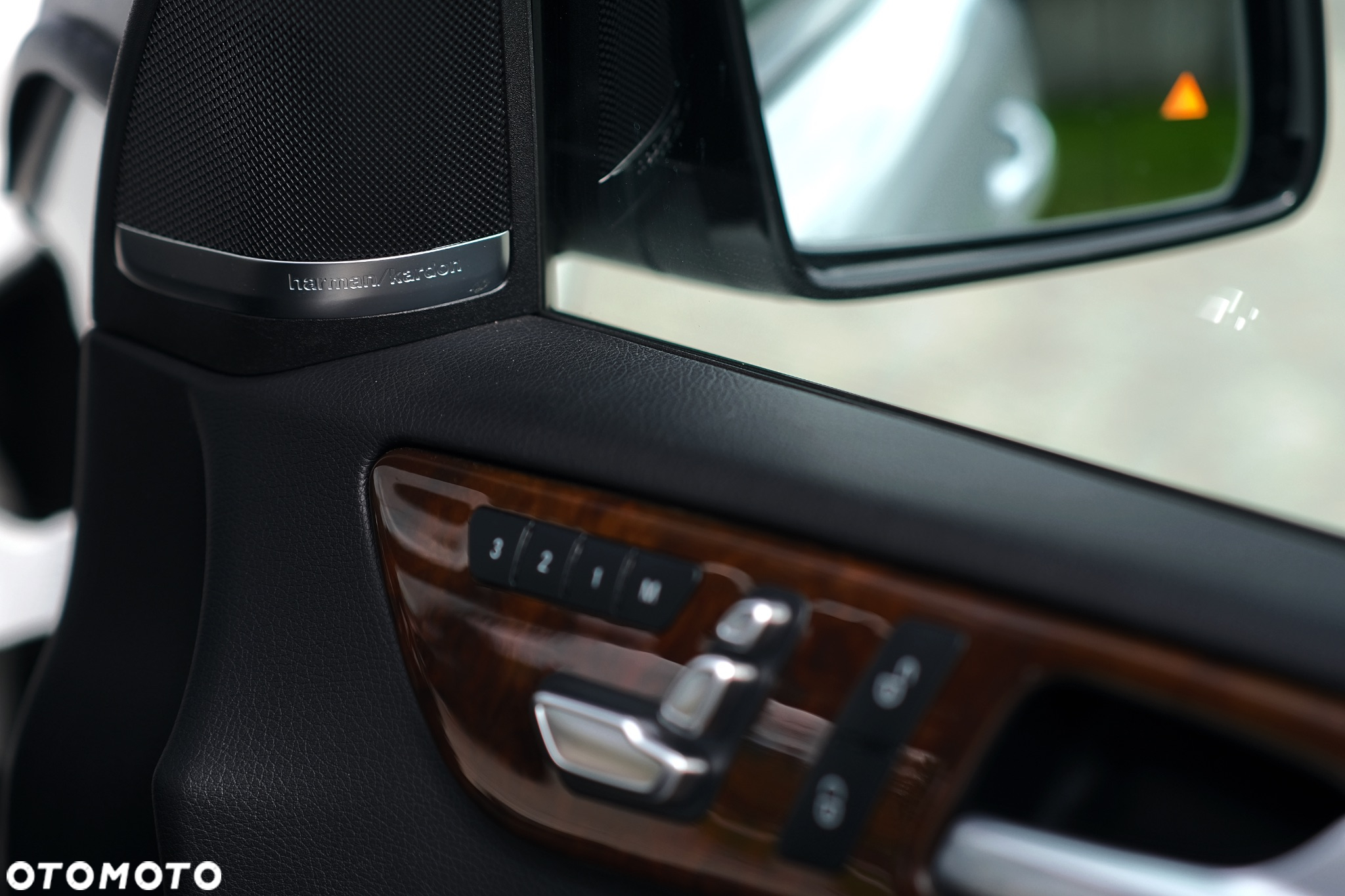 Mercedes-Benz GLS - 23