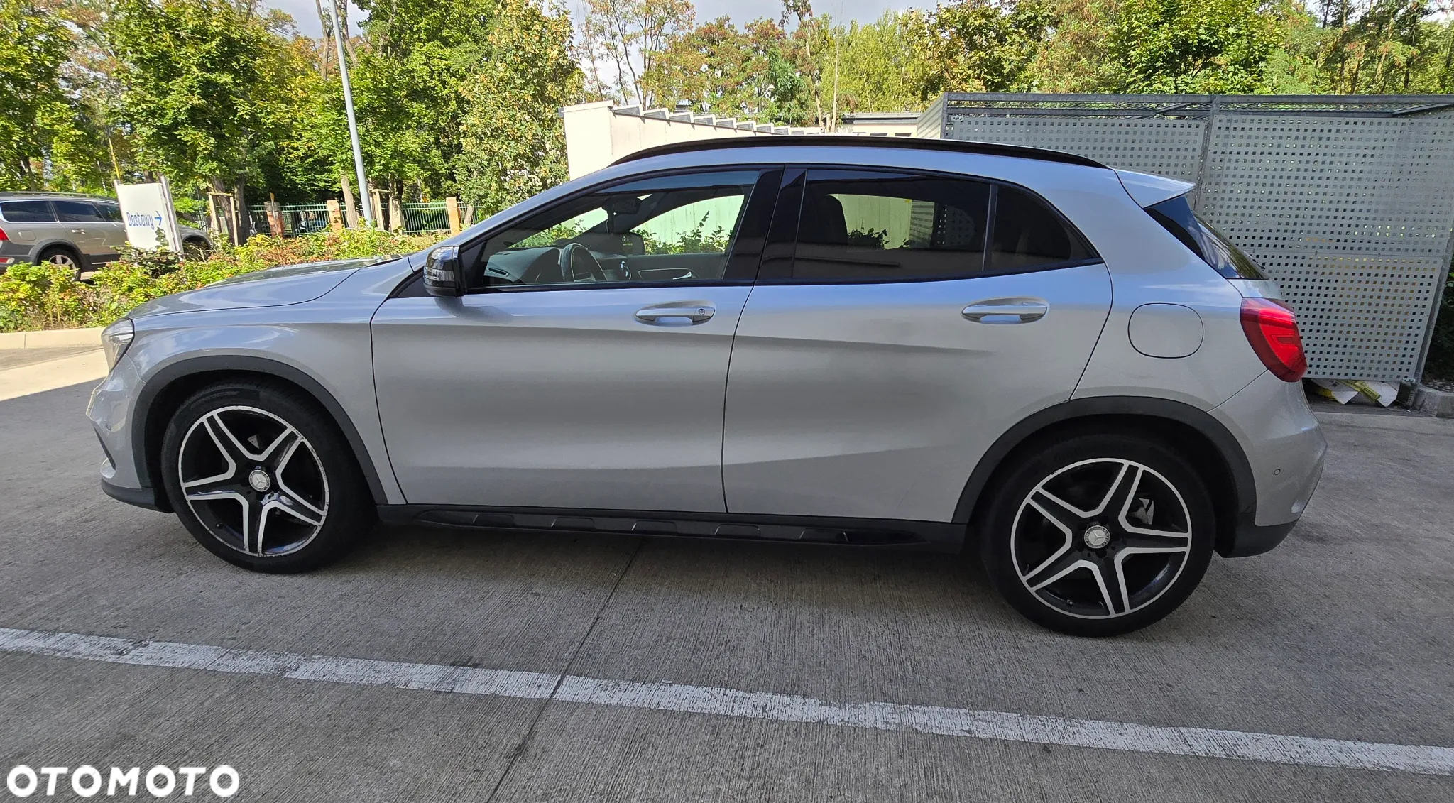 Mercedes-Benz GLA - 4