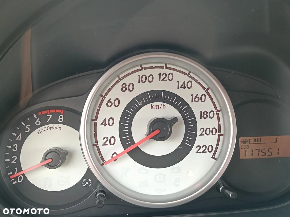 Mazda 2 - 10