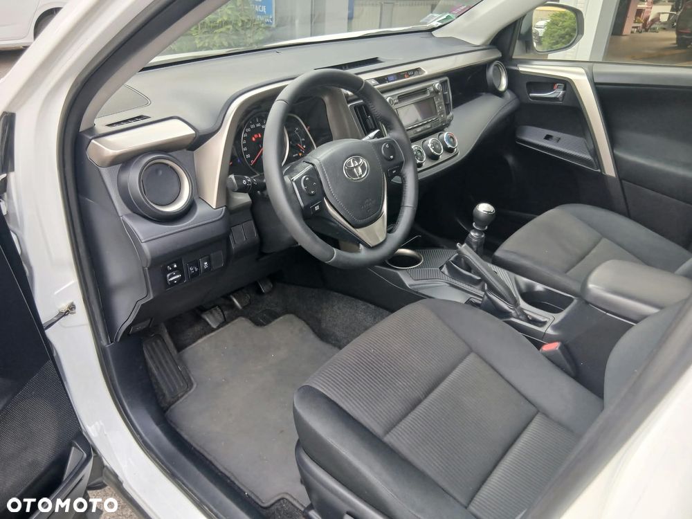 Toyota RAV4 2.0 D-4D Active 4x2 - 22