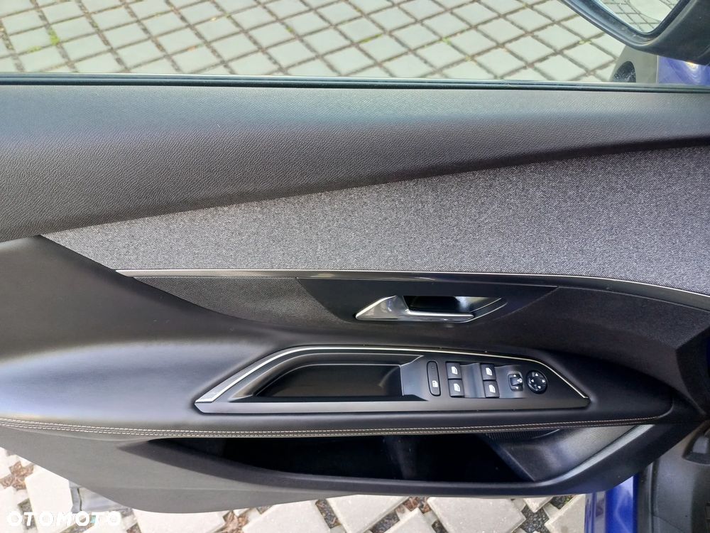 Peugeot 3008 THP 165 EAT6 Stop & Start Allure - 24