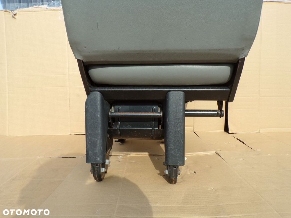 VW T5 CARAVELLE fotel pojedynczy KOZIOŁEK odchylany 2 RZĄD tapicerka INKA - 9