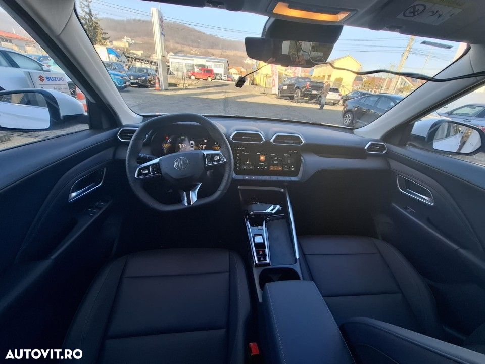 MG ZS HEV Hybrid+ Luxury - 12